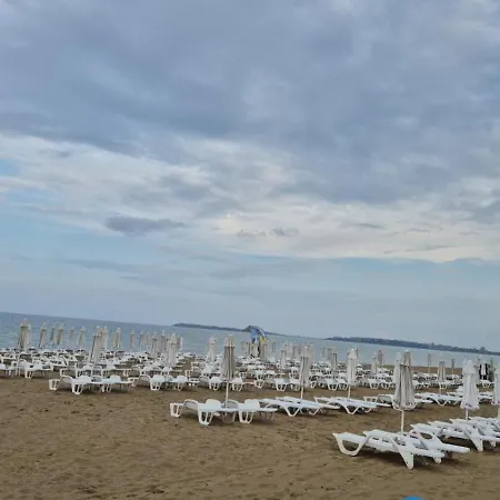 ホテル Grand Nirvana サニービーチ