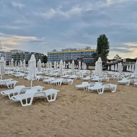 Grand Nirvana Sluneční pobřeží