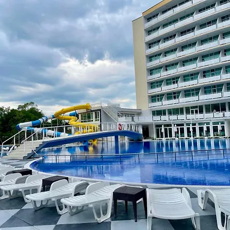 Grand Nirvana 4* Sluneční pobřeží