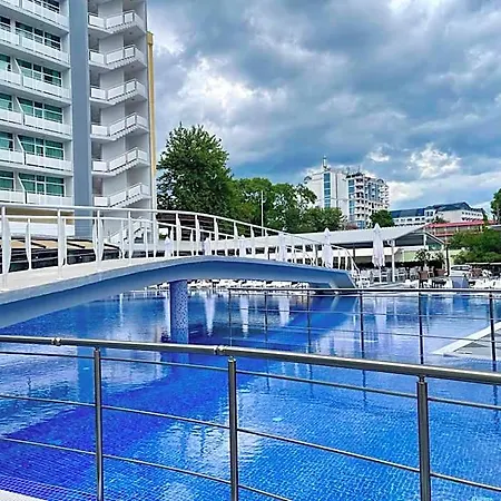 Hotel Grand Nirvana 4*