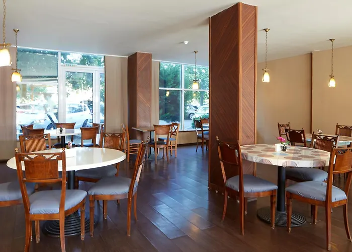 Szálloda Grand Nirvana