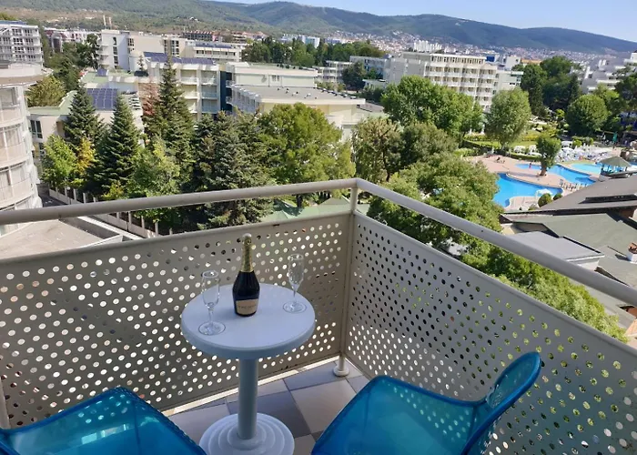 Szálloda Grand Nirvana