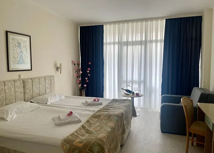 Grand Nirvana Szálloda 4*