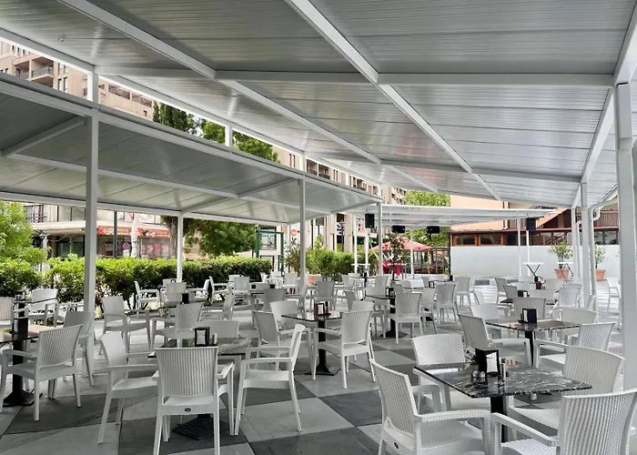 Grand Nirvana Szálloda