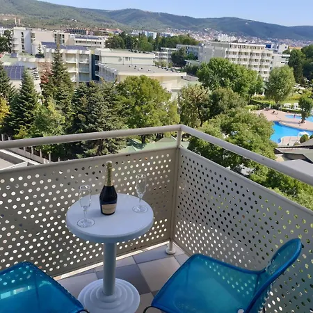 Hotel Grand Nirvana